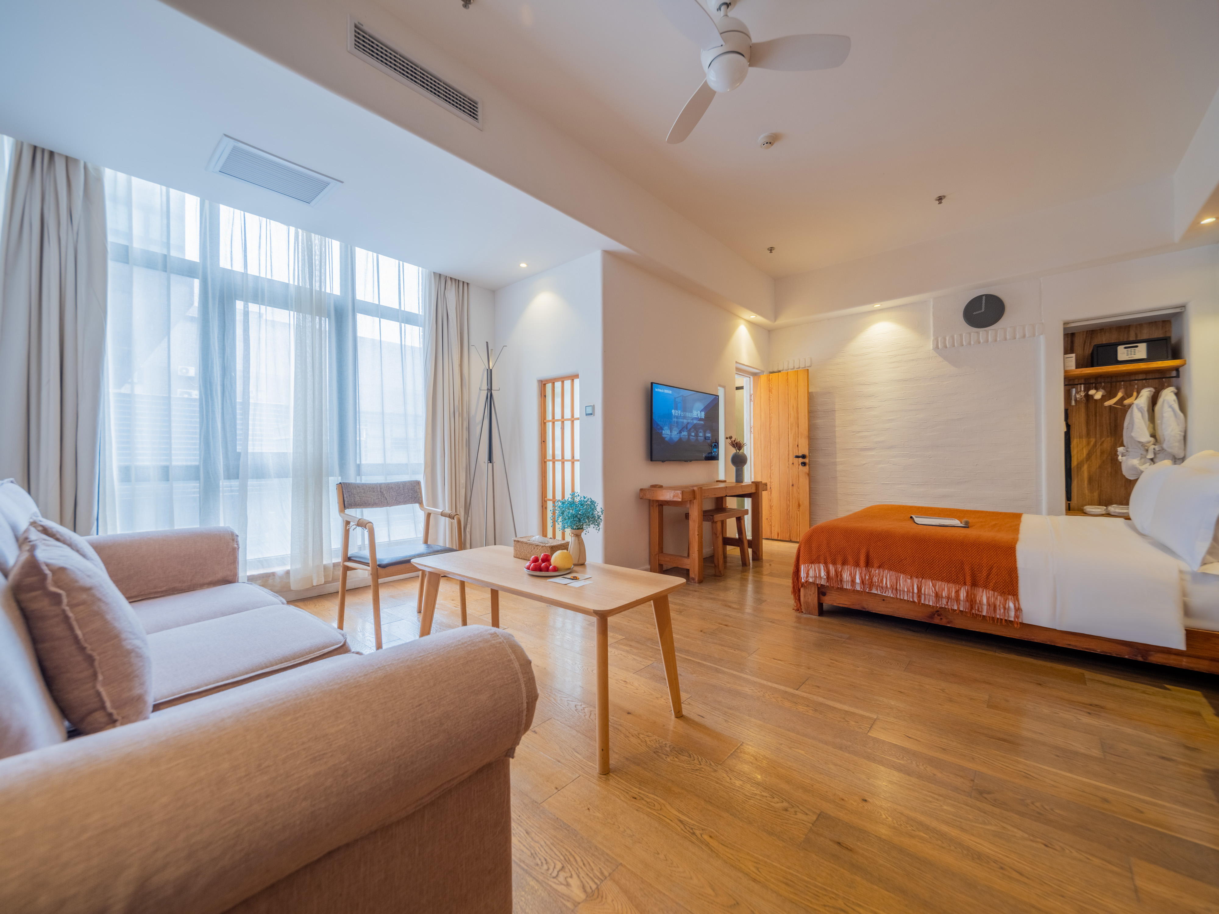 浮生未歇?Sunny阳光大床房【无界视窗+放松沙发】