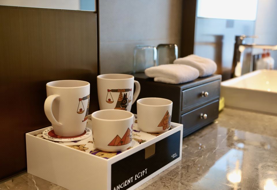 Crowne Plaza Zunhua Hot Spring TownEgyptian Deity Family Theme Room