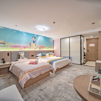 溫馨家庭房（智能語音） 阿勒泰金橋假日飯店優惠