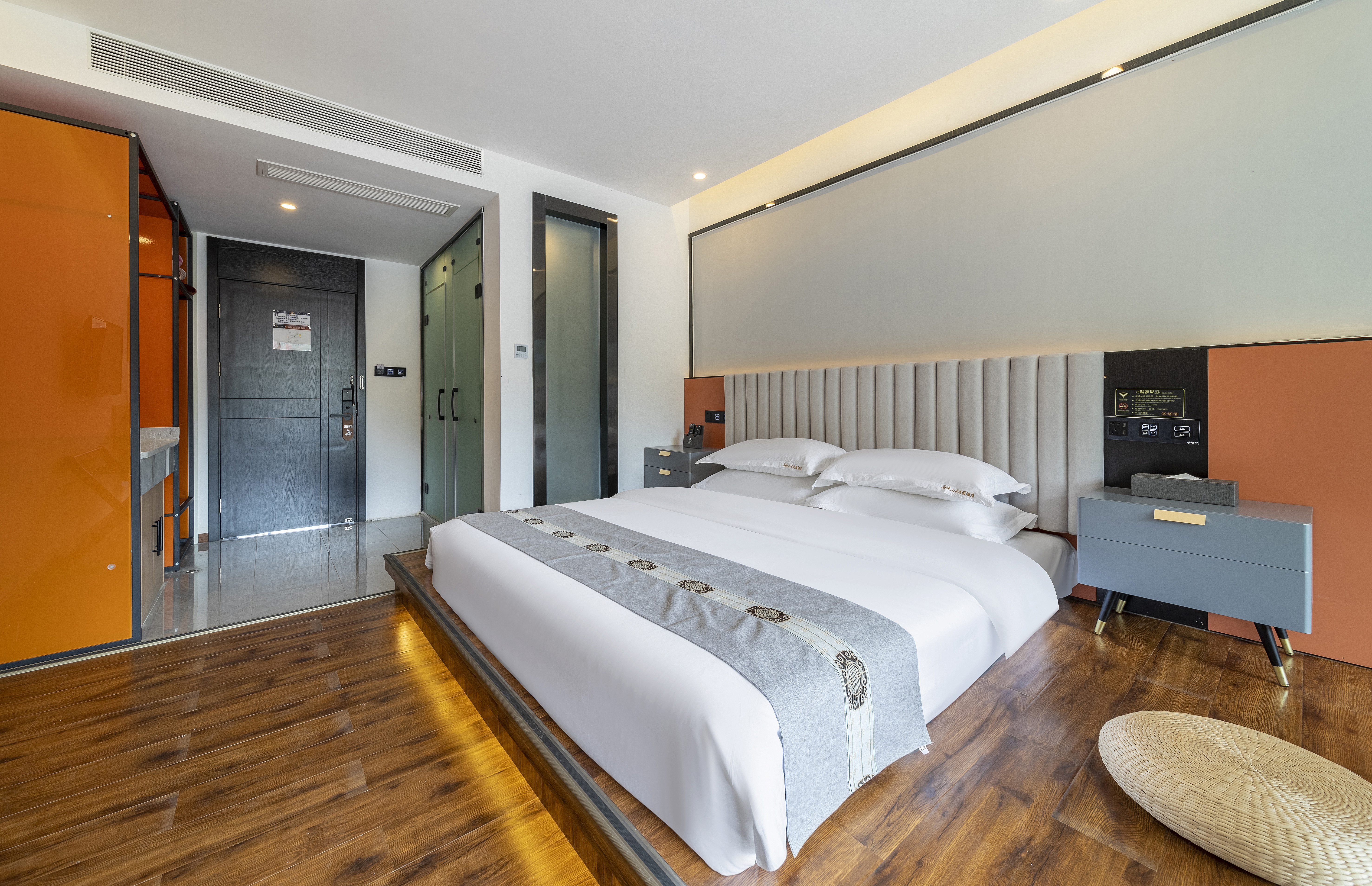 Mountain Water View Panoramic Tatami Double Bed Room