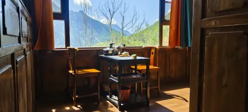 Jiaju Zangzhai Ajiacuo B&B