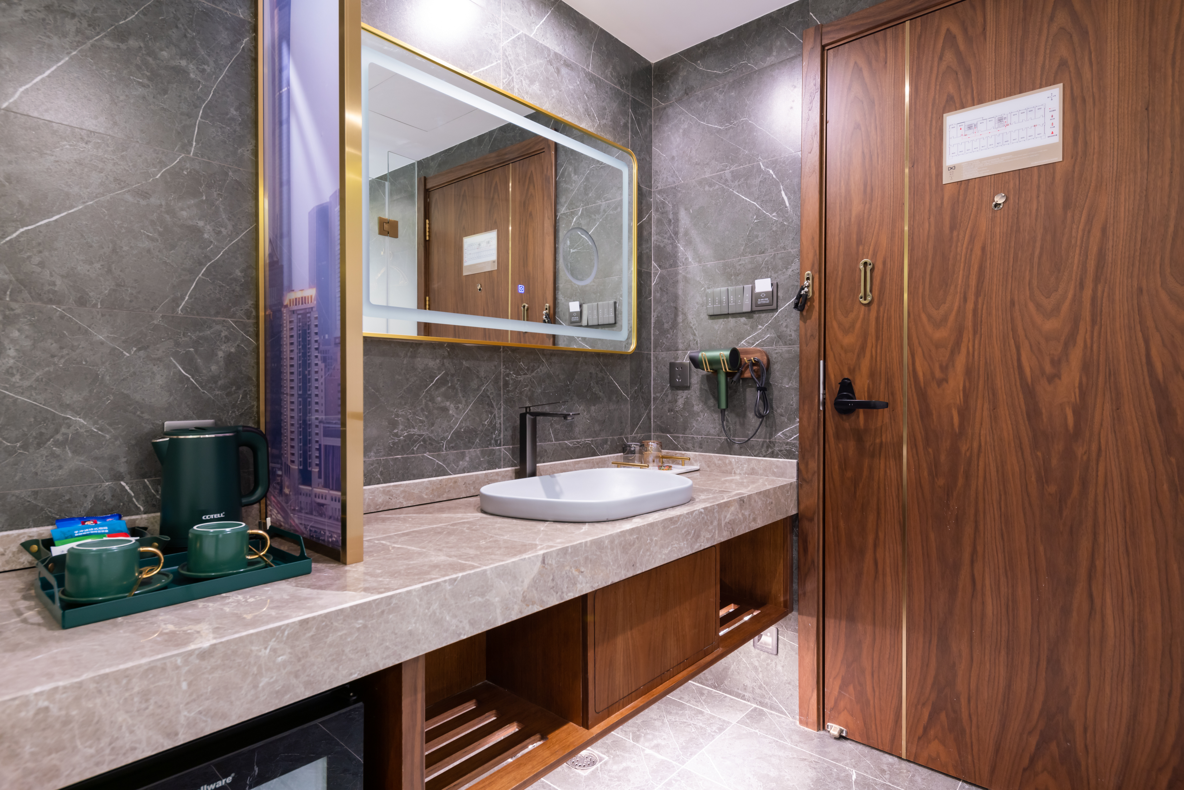 高级温馨家庭房（深睡记忆枕+零压床垫+智能投屏）