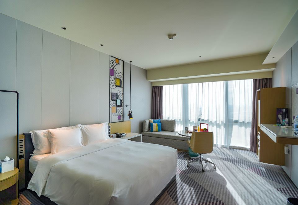 Crowne Plaza Foshan Nanhai1 King Standard Lake View Lounge Access