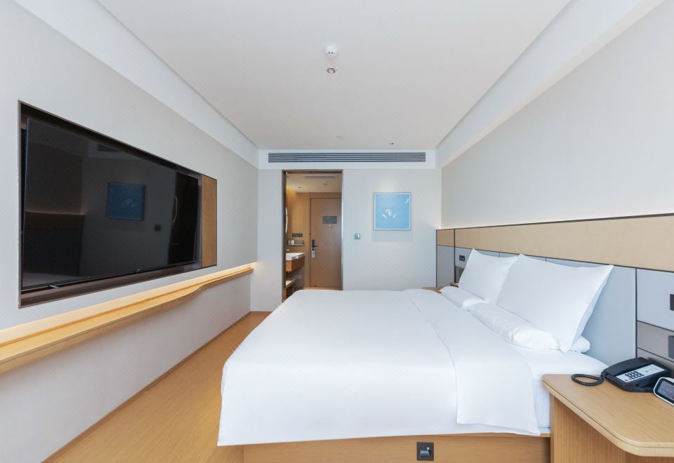 舒压高级大床房（65寸4K电视投屏+智能客控）