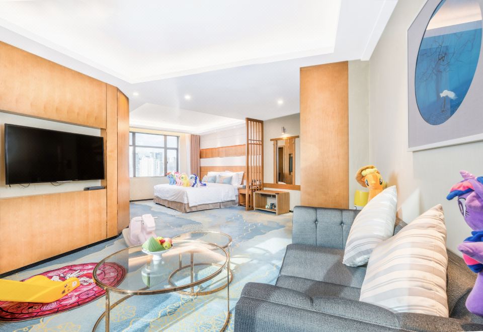 亲子套房「萌趣氛围布置+超宽敞一室一厅+小童洗漱用品」