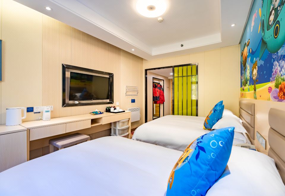 Huangshan BaiYun HotelCartoon Superior Family Friendly Room (2 beds) (Area b)