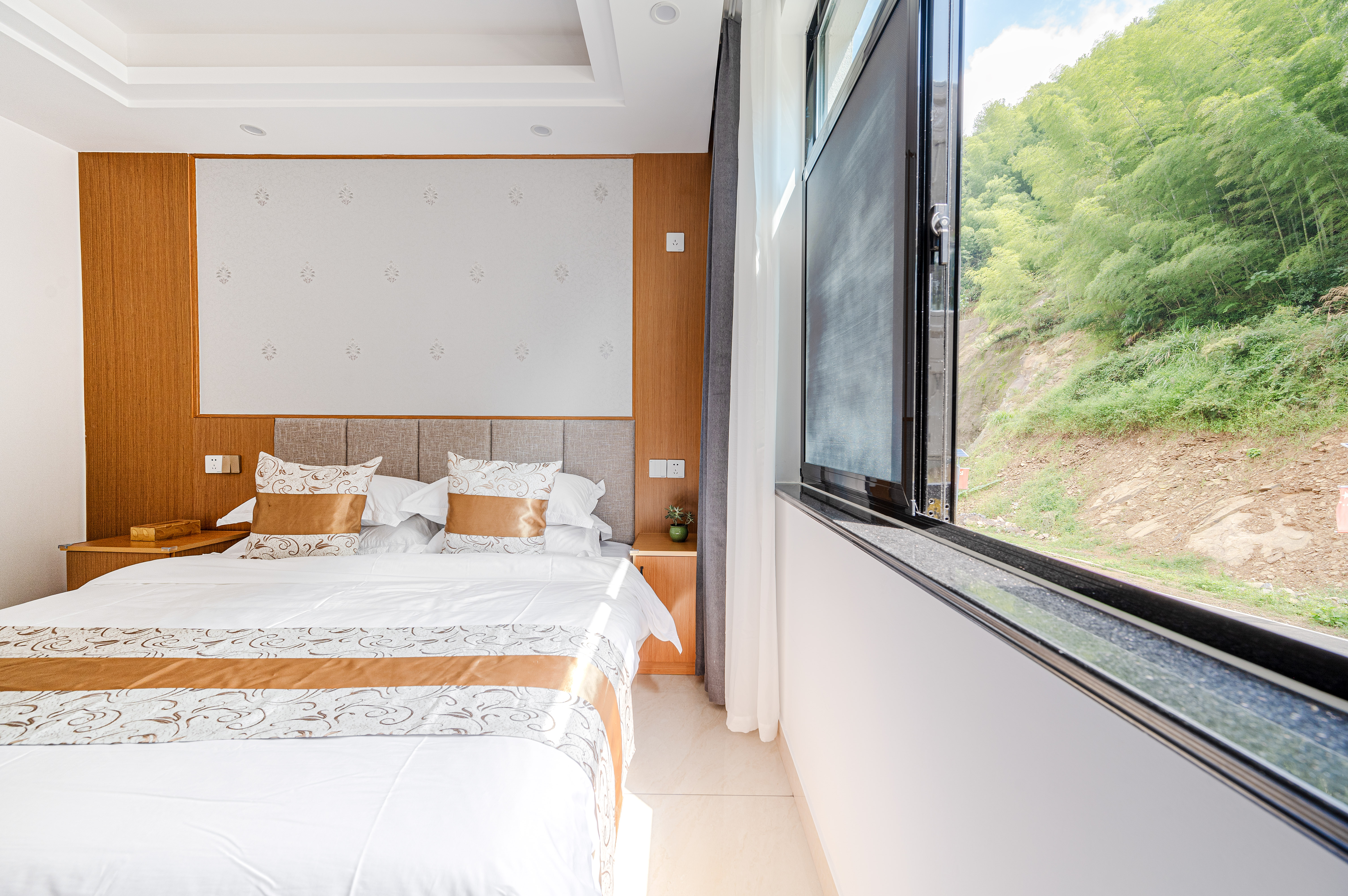 溫馨家庭套房201