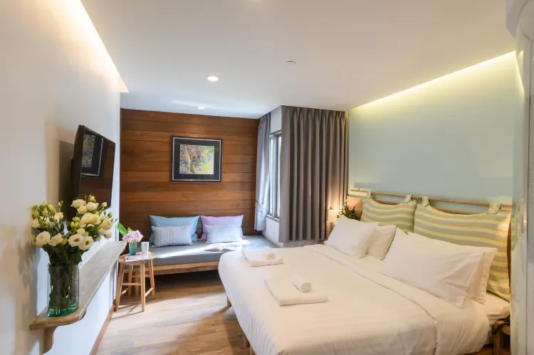 ห้องดีลักซ์ เตียงใหญ่ 1 เตียง