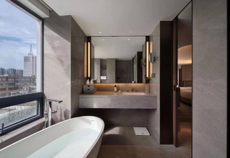 THE TAI HOTELDeluxe 2-bed Room