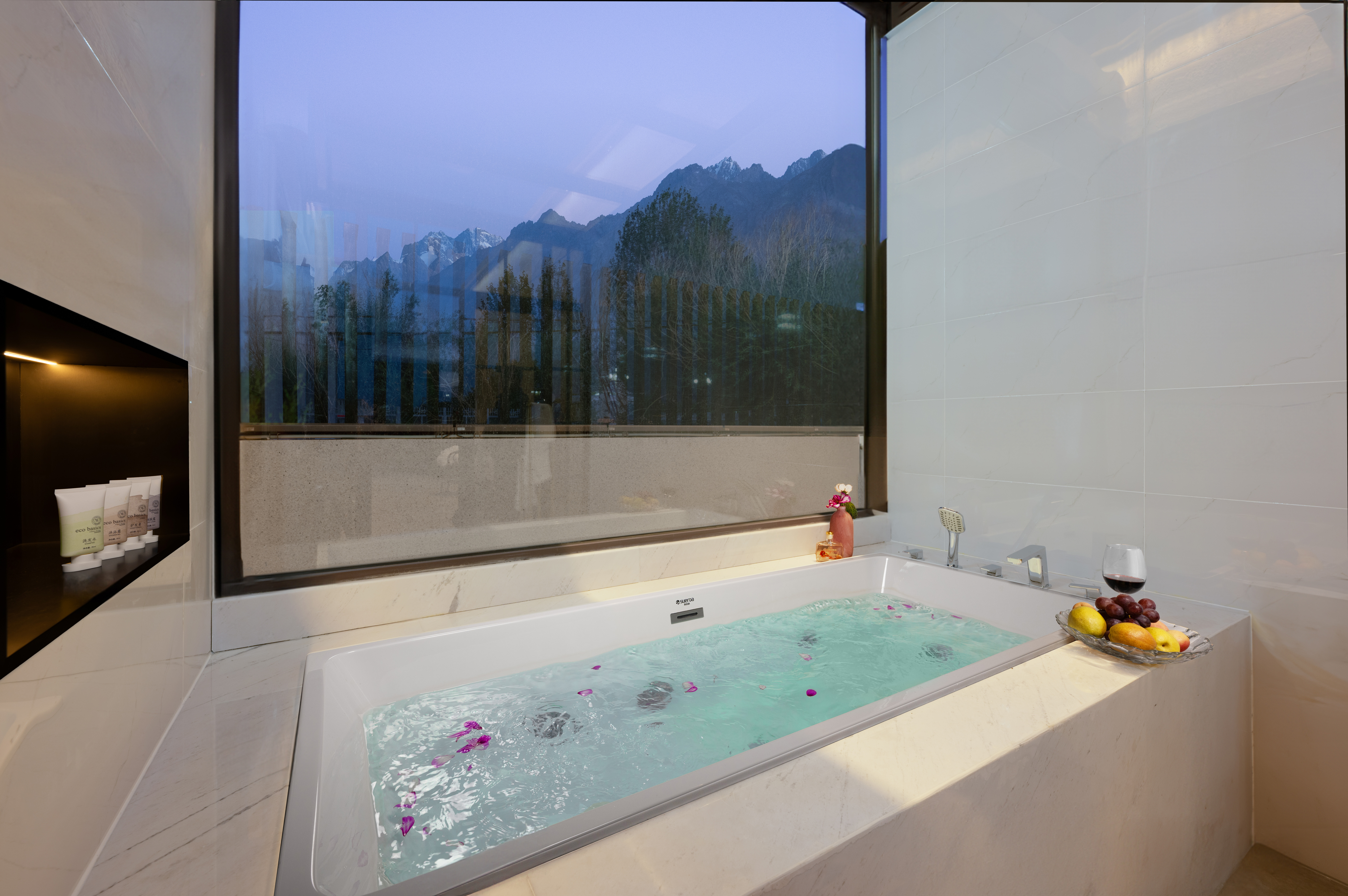 雪上庭院大床房