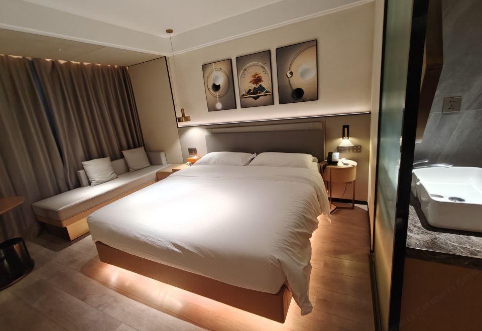 设计师影音大床房（智能客控+巨幕投影+落地大窗）