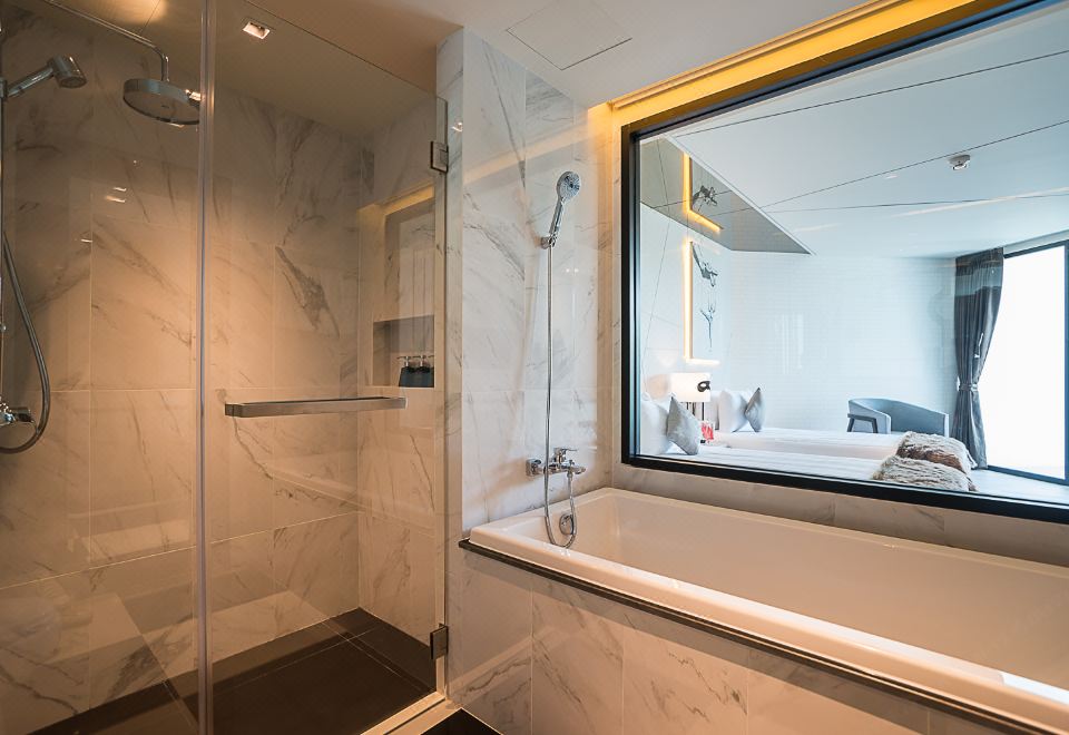 Mera Mare PattayaDeluxe Twin Room With Sea View