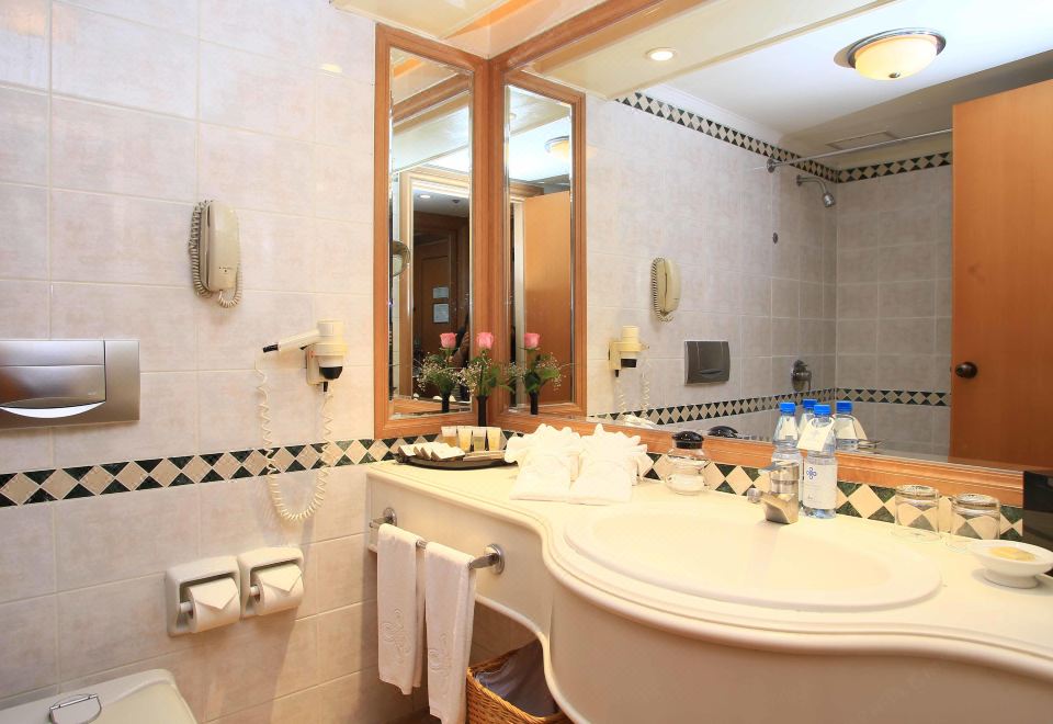 Grand Deluxe King Room