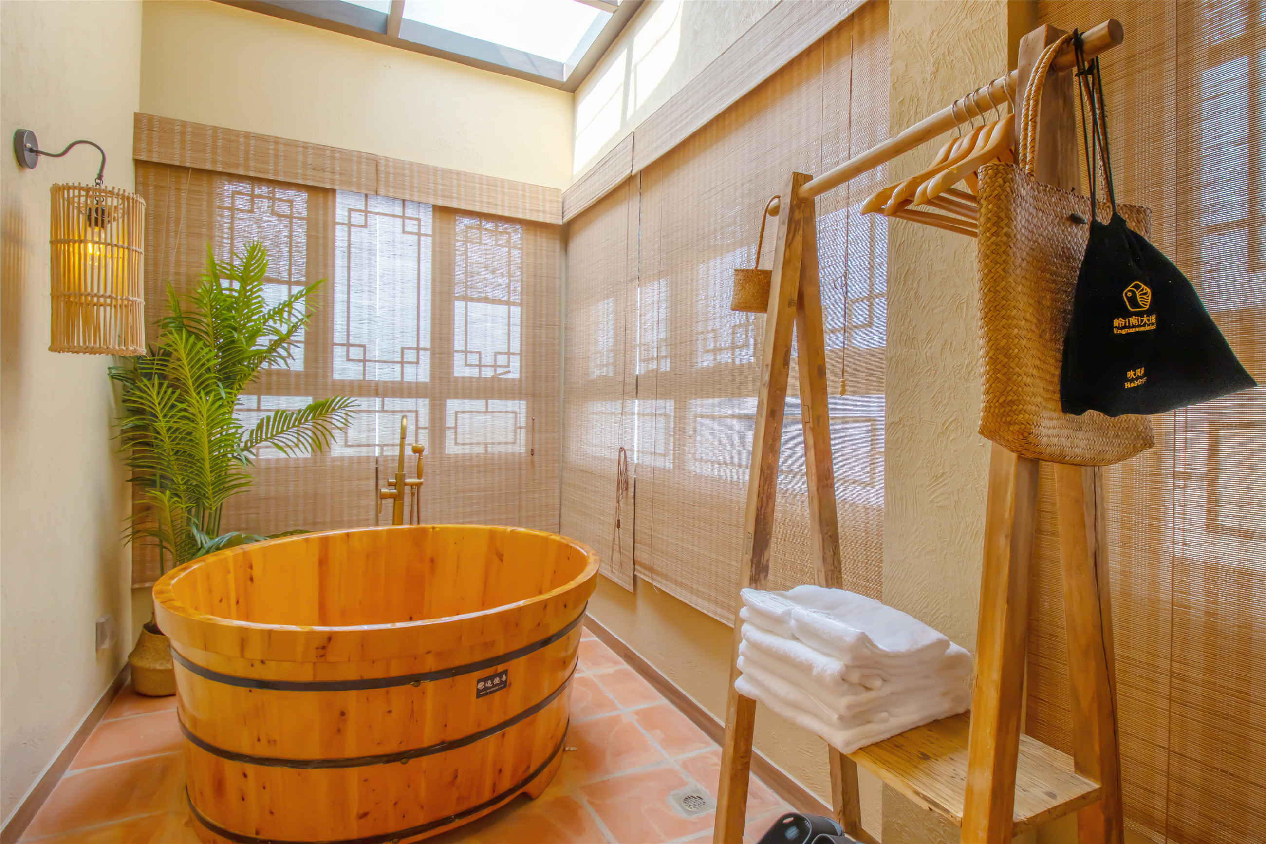 独栋河畔两房一厅别墅（烧烤庭院）