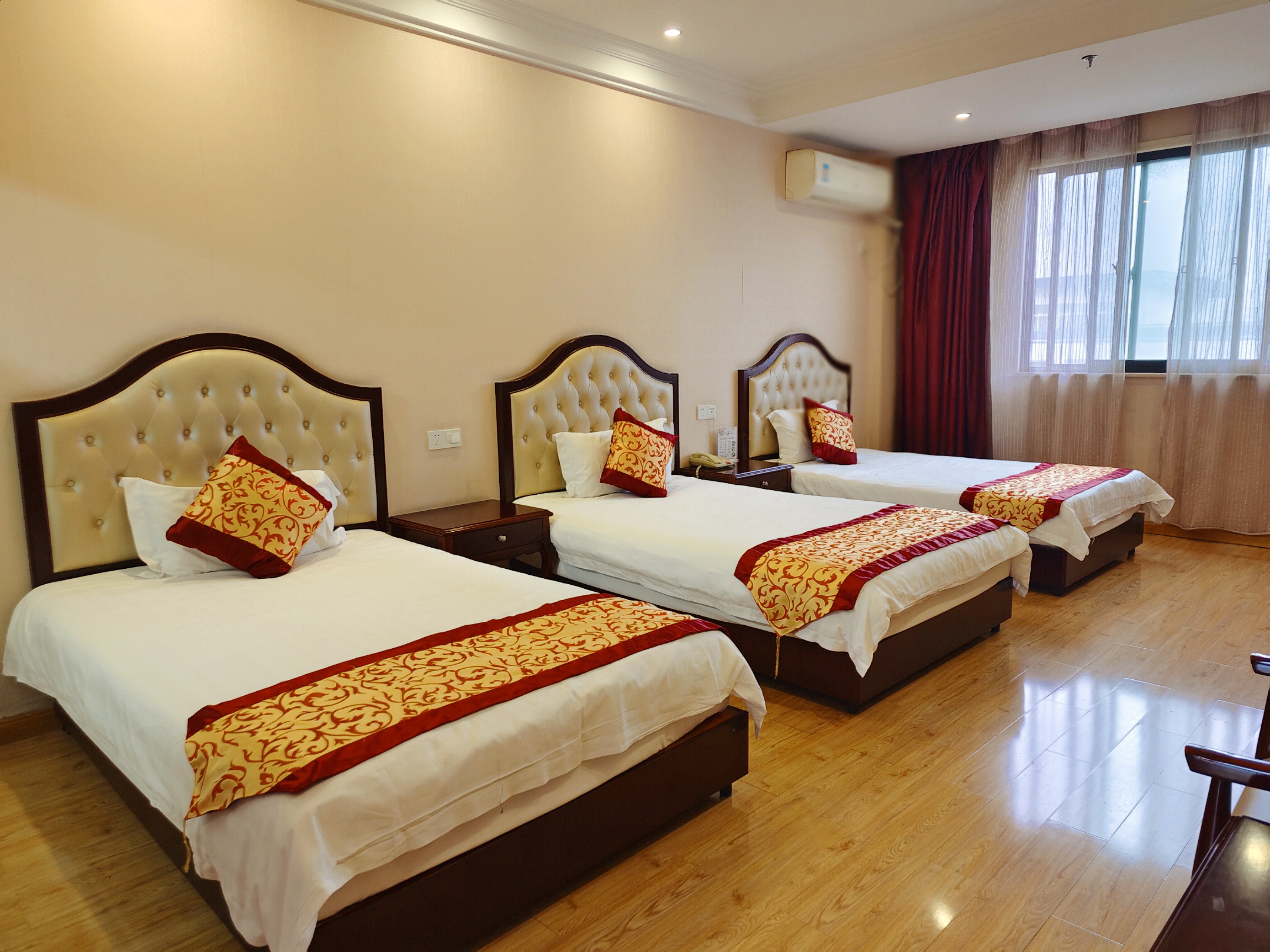 豪华街景三人间