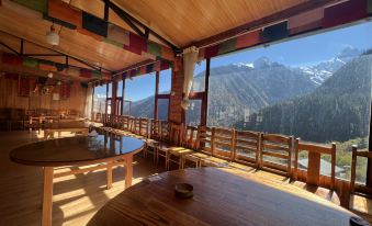 Yubeng Meet Meili Snow Mountain Hotel