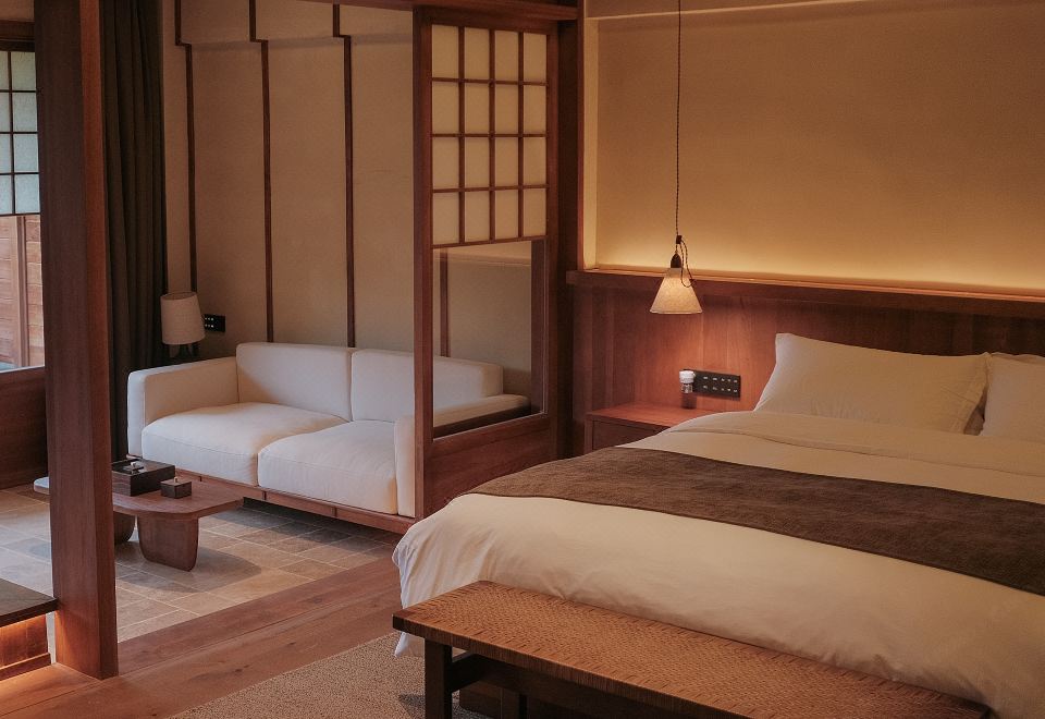 Guestroom - Courtyard-View (Bathtub)