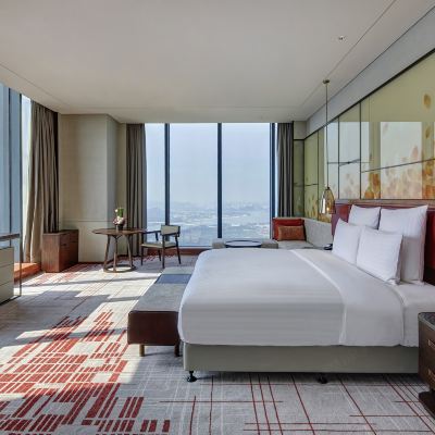 270度尊豪江景房|近攬東江美景+270度全景落地窗 惠州佳兆業鉑爾曼飯店優惠