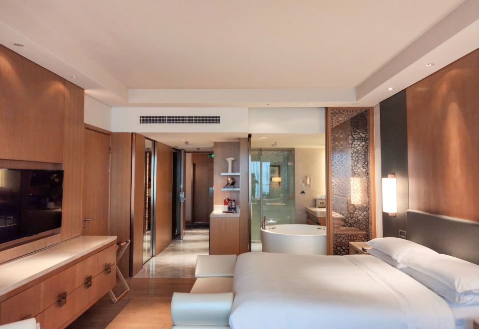 迎海轩尊贵海景大床房