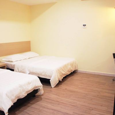 Bilik Bertiga Kupon No. 31 Maple Inn