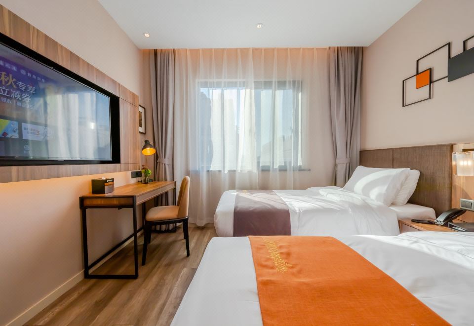 Deluxe 2-bed Room
