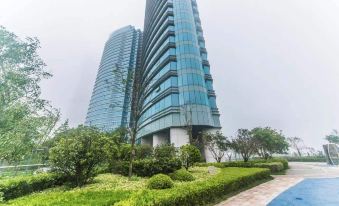 Xiaoshiguang Apartment (Qingdao May Fourth Square)