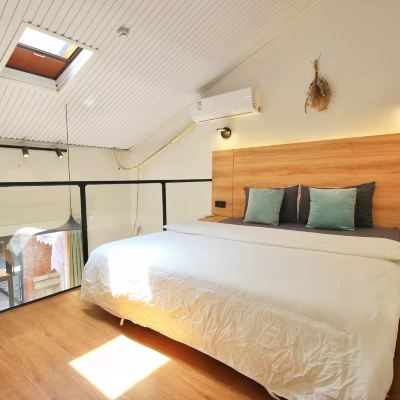 蒲公英之丘（loft大床+乳膠床墊） SlowHouse 花喜民宿（西街鐘樓店）優惠