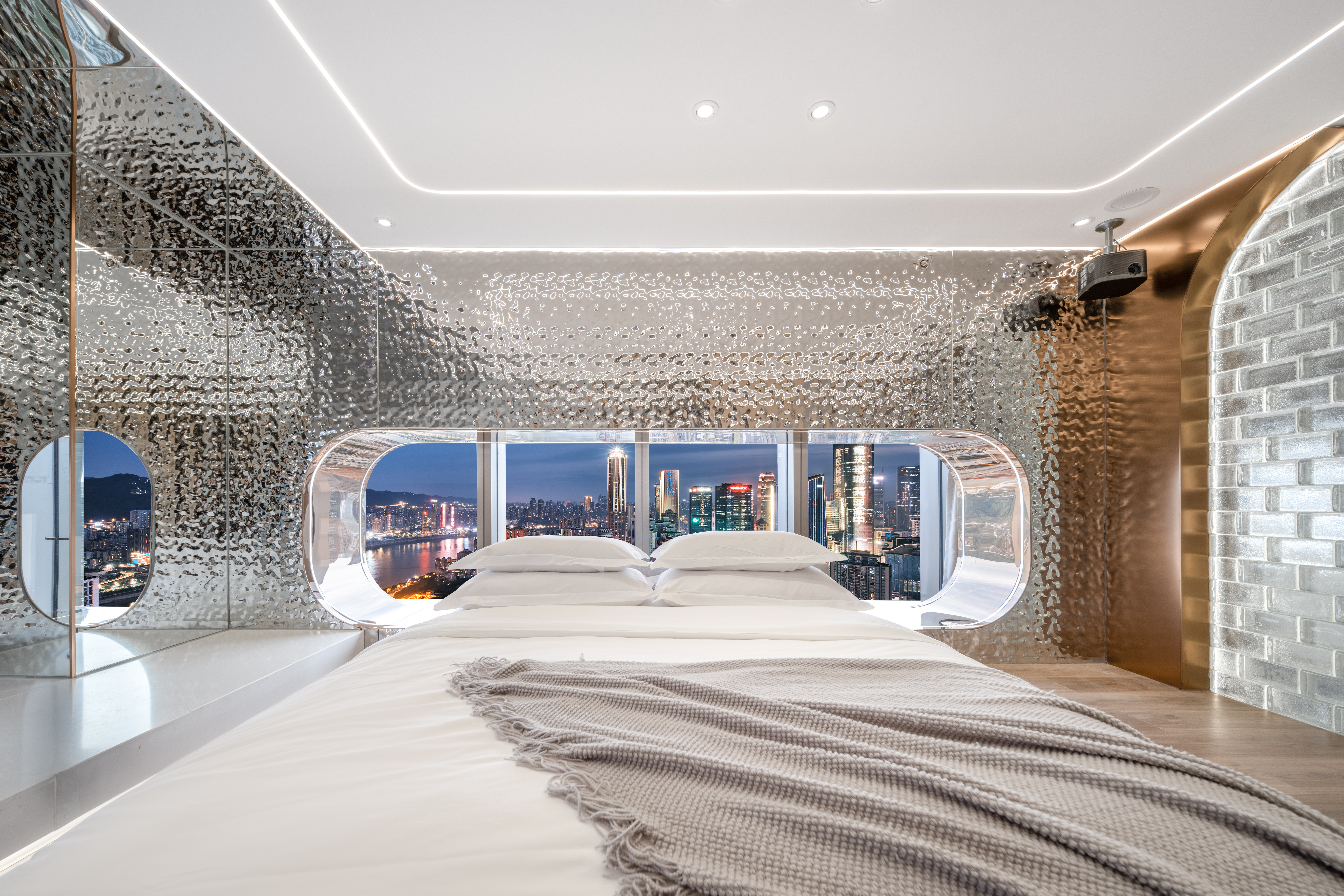 太空舱.270度江景套房