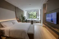 Malcom Miju Xika Hotel