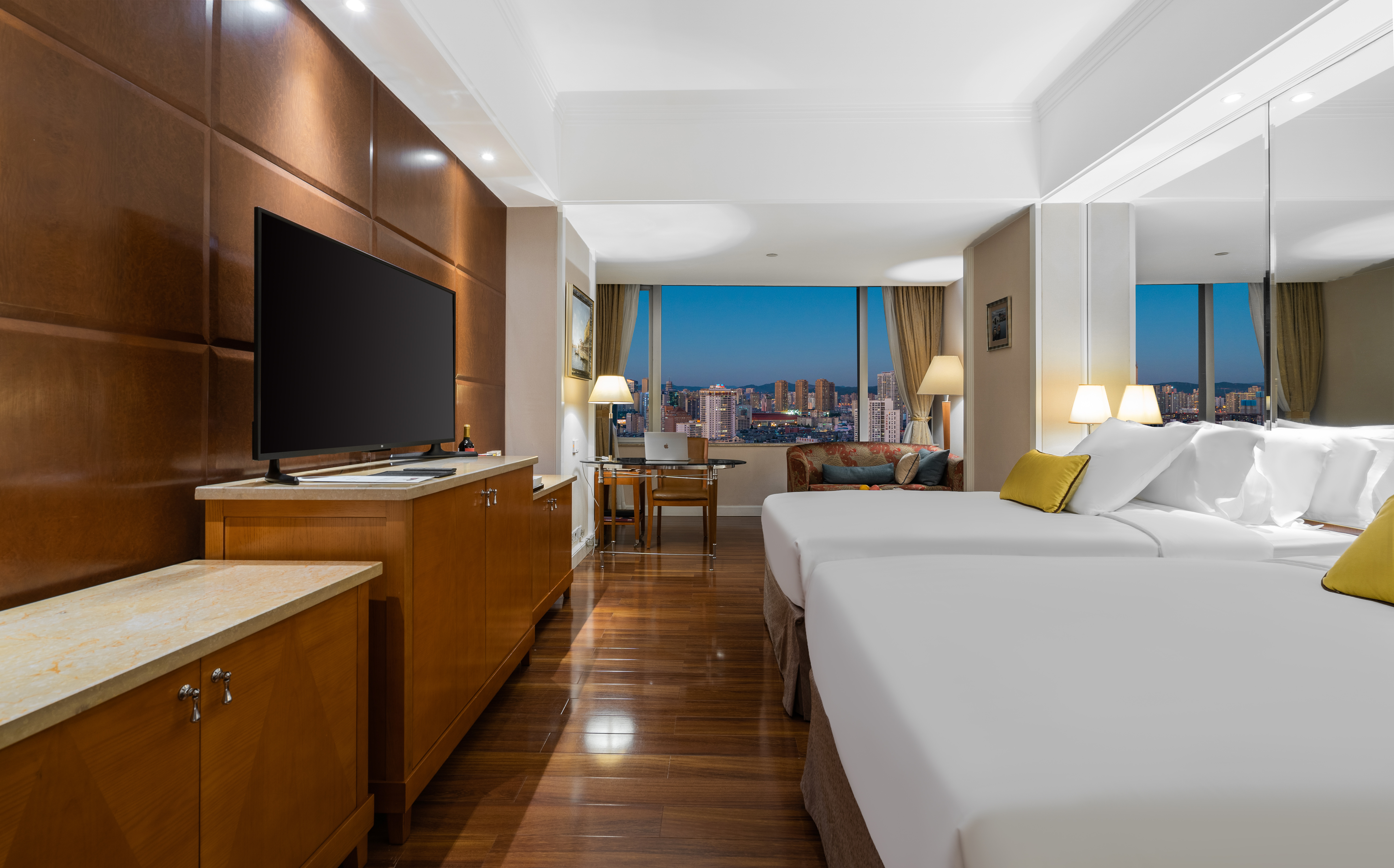 行政城景双床房「小米电视+高空城景+Minibar」