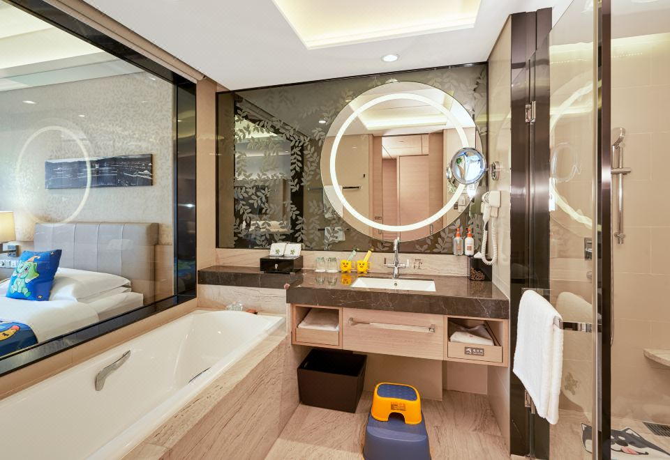 Crowne Plaza Guangzhou HuaduFlying Elephant Kids Theme Room-Two Beds