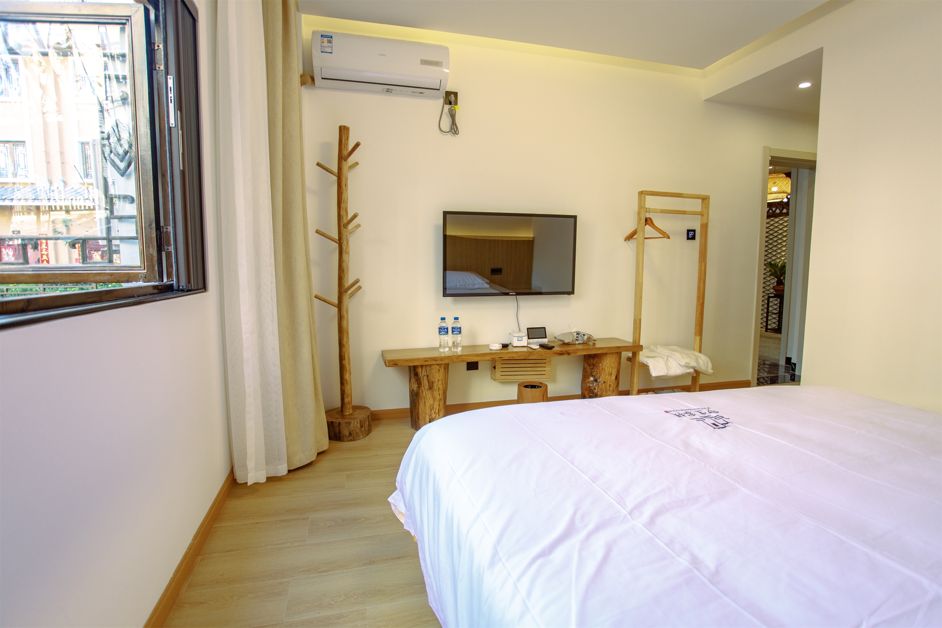 简约阳光大床房