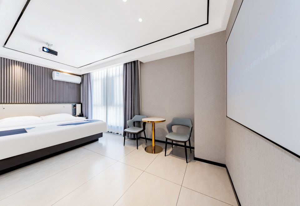 Xizi Light Luxury Hotel (Urad Qianqi Government Store)Queen Room