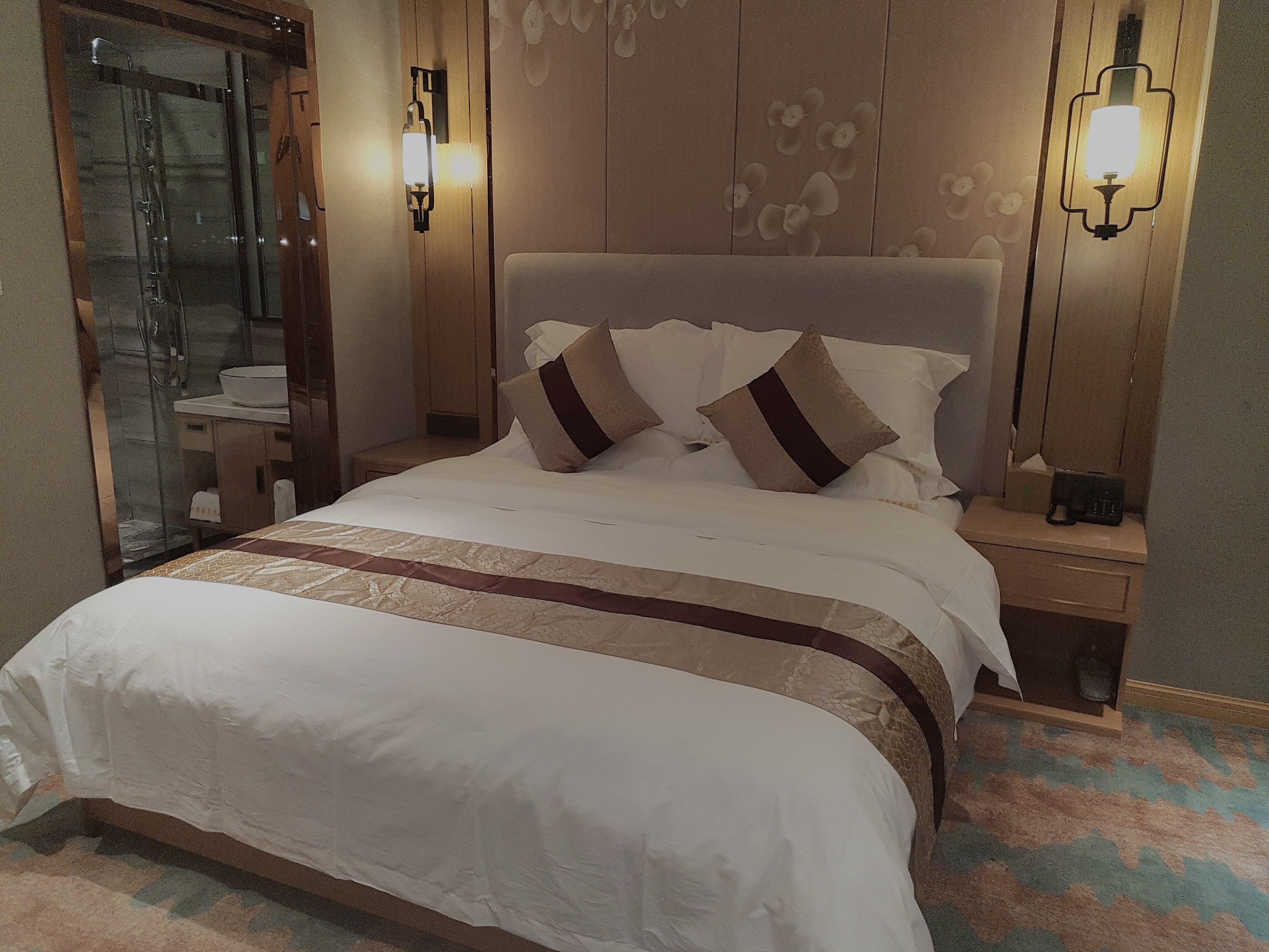 精品大床无氧房