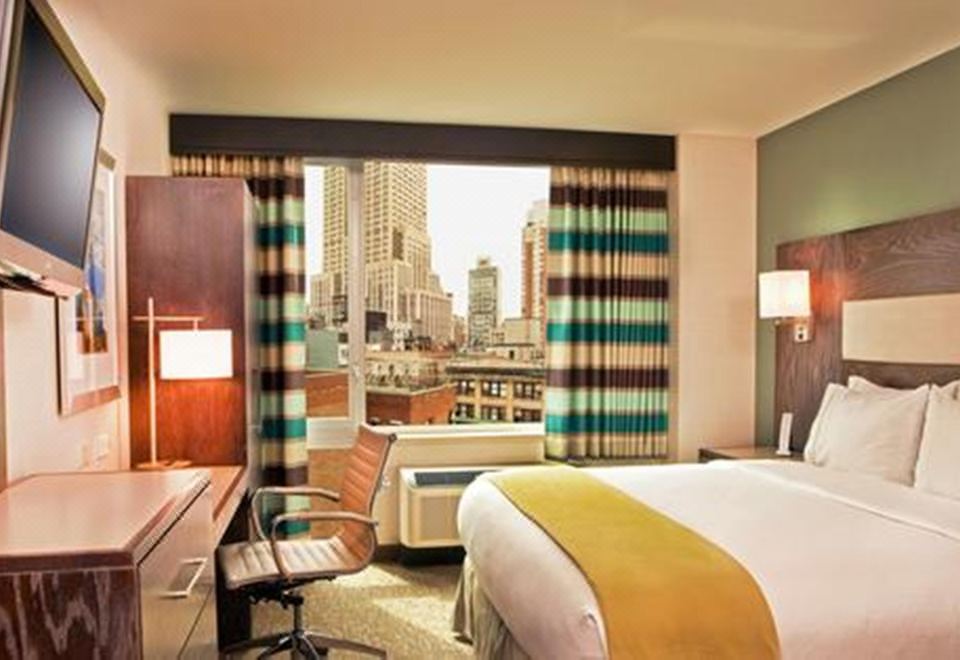Holiday Inn Express MANHATTAN TIMES SQUARE SOUTH by IHGLeisure King Room