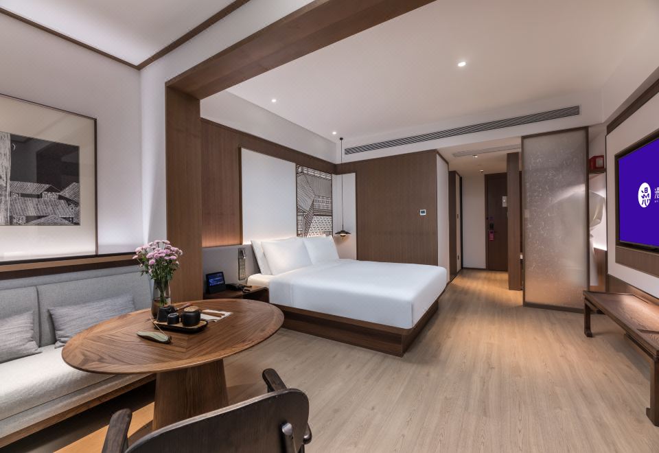 心悦高级大床房（全景落地窗+智能客控+MiniBAR）