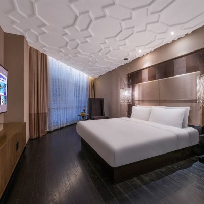 設計師套房（浴缸+小冰箱+65寸一鍵投屏電視+深度睡眠記憶枕） 桔子水晶天津津灣廣場飯店優惠