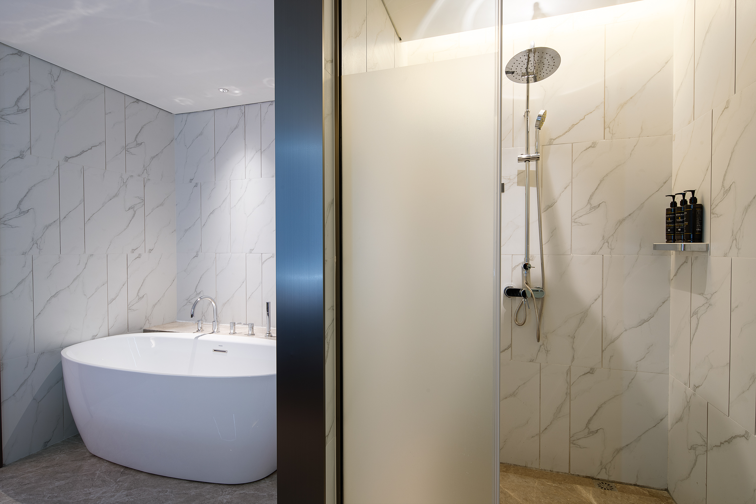 商务套房（智能语音客控）