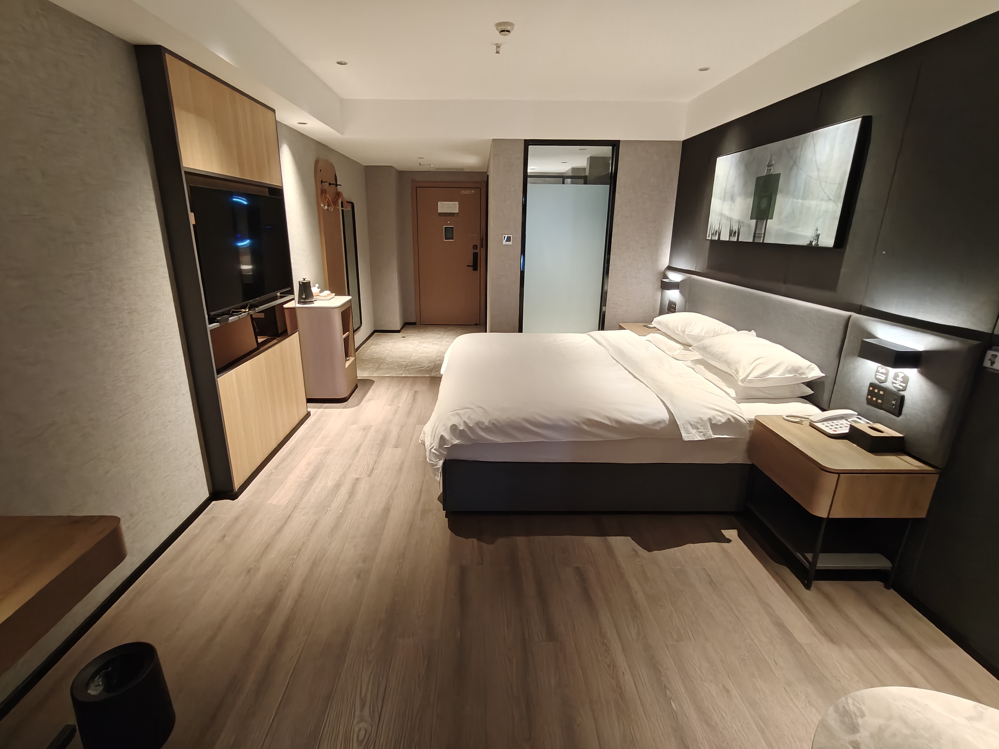 如悦山景大床房