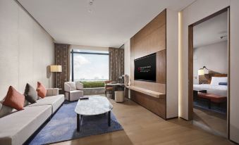 HUALUXE Nanjing Yangtze River - Housity