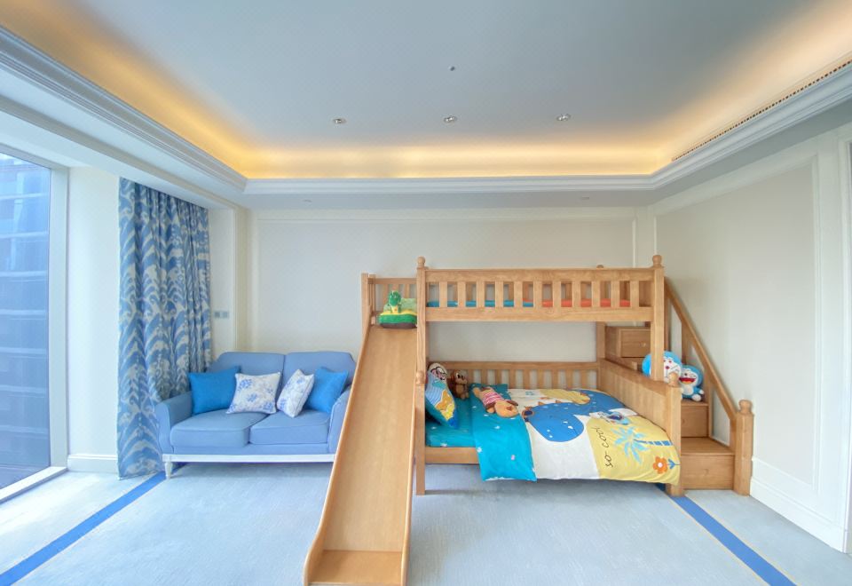 The Azure Qiantang, a Luxury Collection Hotel, HangzhouParent-child Room