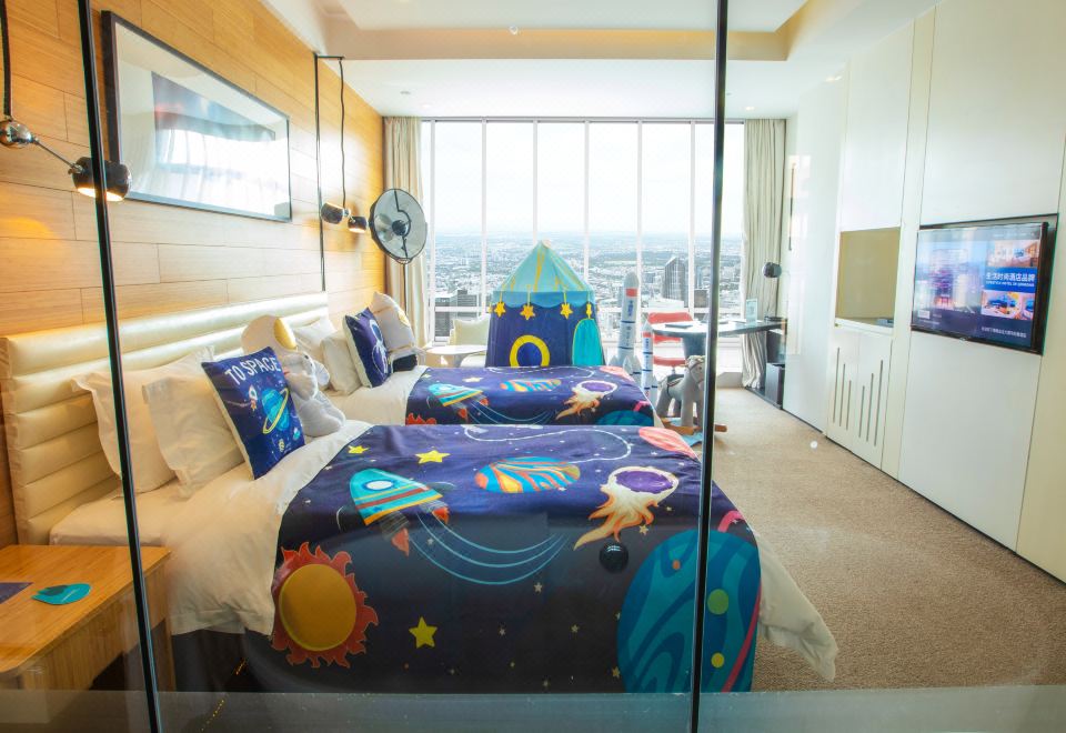 Himalayas Qingdao HotelLittle Astronaut Family Twin Room (Deep Bathtub + Children’s Fun Tent)