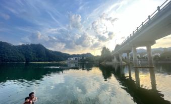 Qiandao Lake Drama Lake Homestay