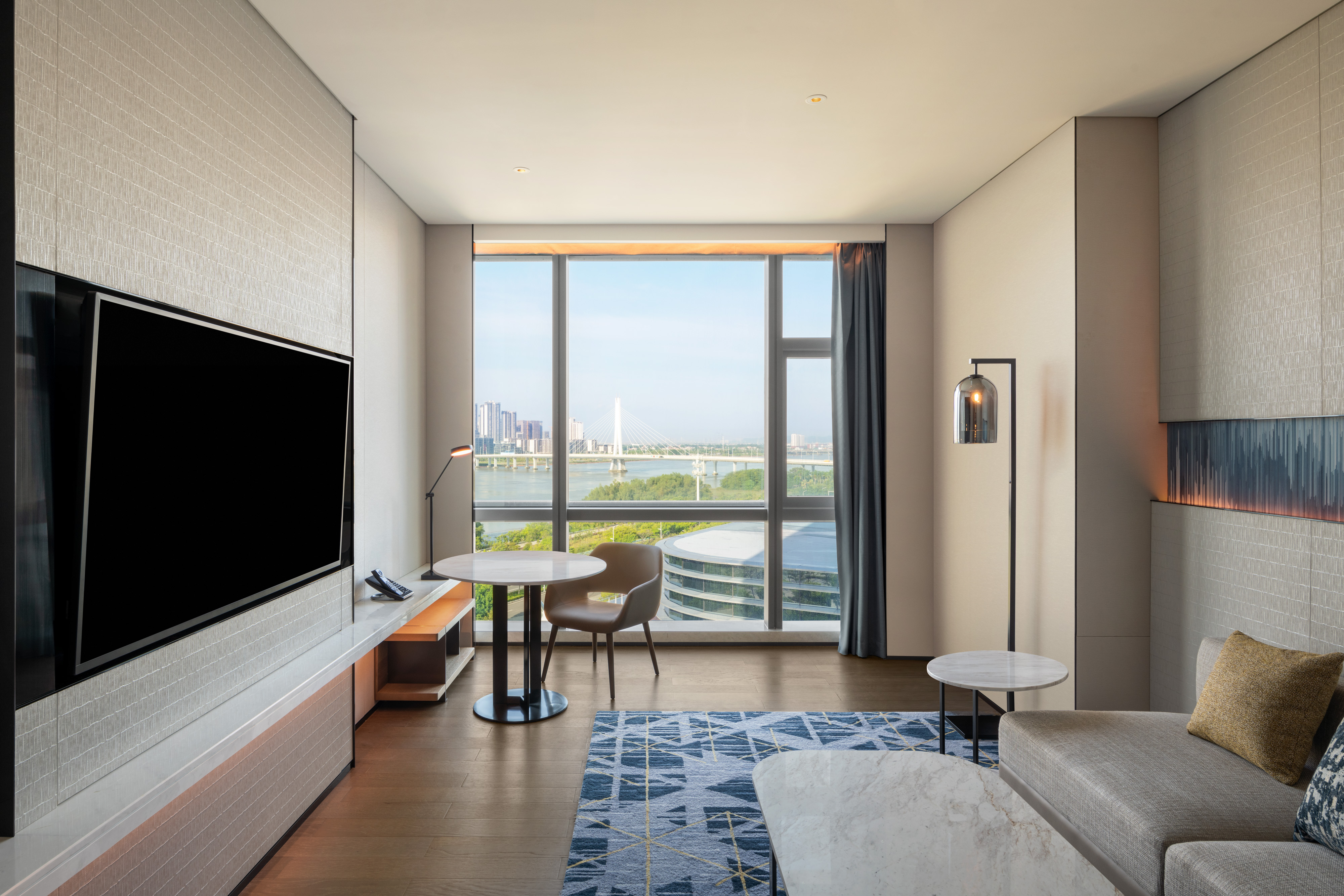 行政全江景套房