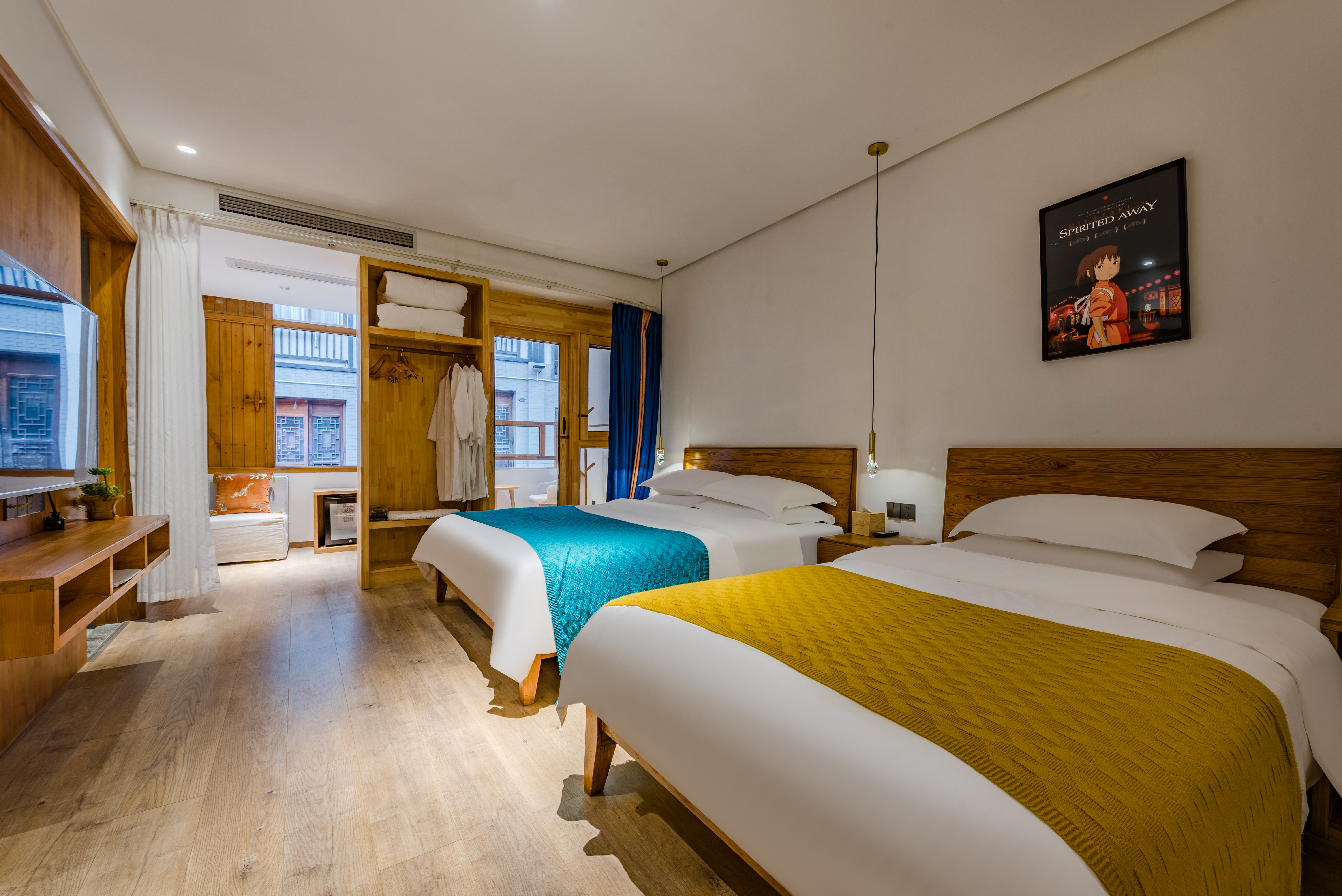 温馨阳台家庭房 （小冰箱、浴袍、保险箱）