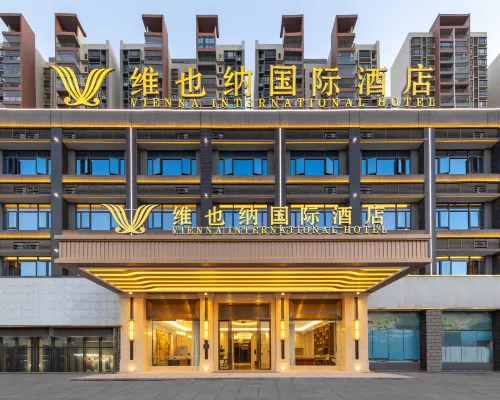 Vienna International Hotel (Guangdong Luoding Xicheng Duhui) Hotels in Luoding
