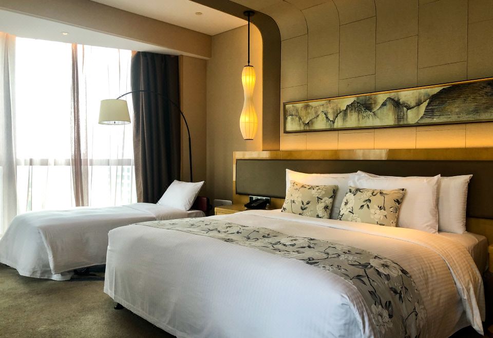 家庭親子套房（步入式衣帽間+獨立客廳）