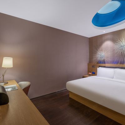 大床房A 桔子水晶天津津灣廣場飯店優惠