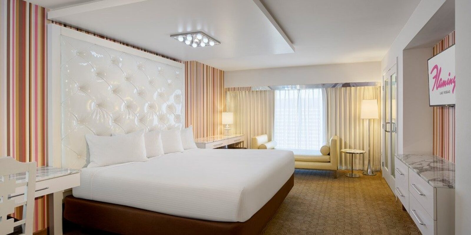 Flamingo 🦩 Hotel Las Vegas FULL Resort tour! Rooms, Pool where to dine  monorail 