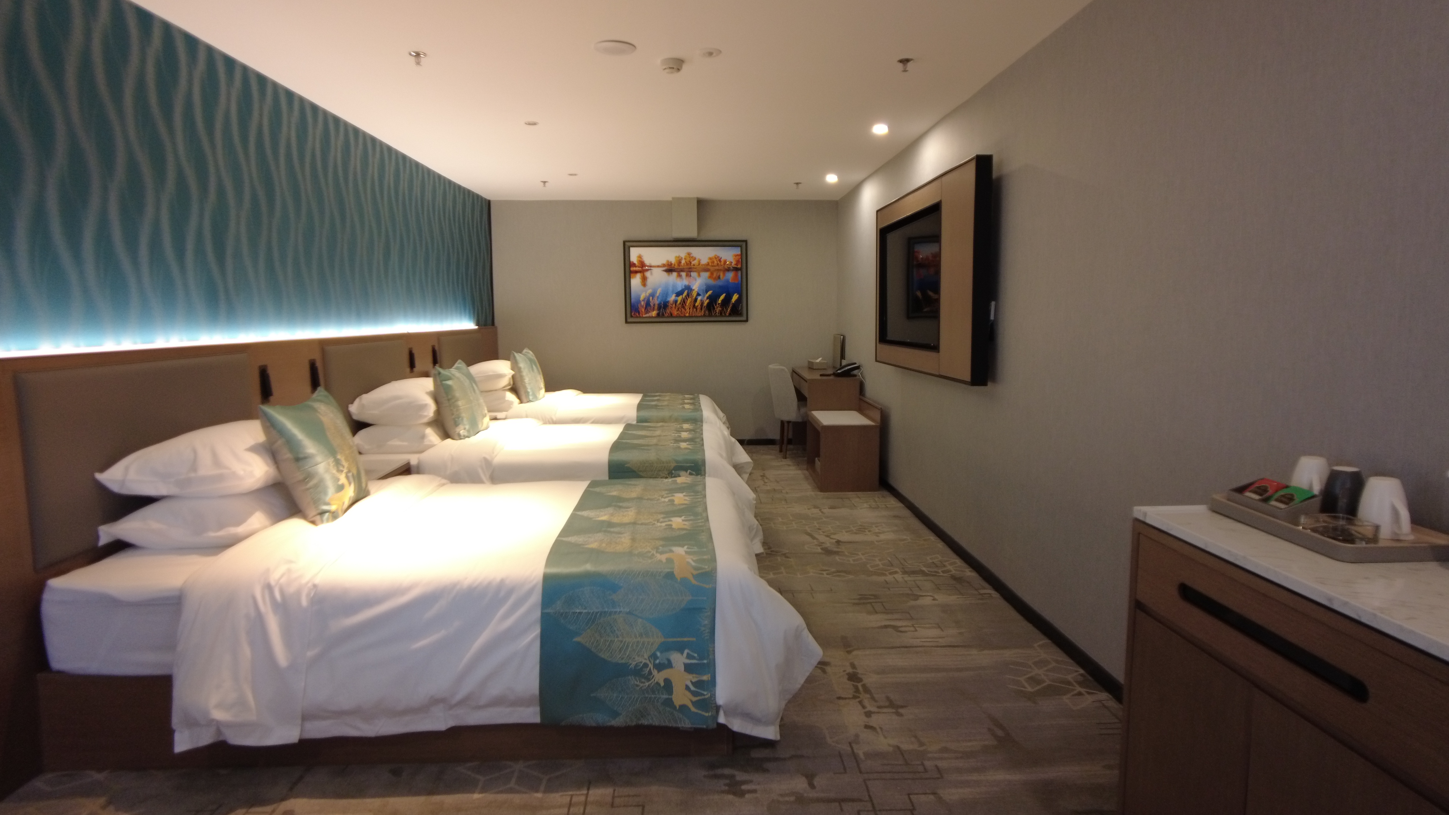 豪华三人间（智能语音）